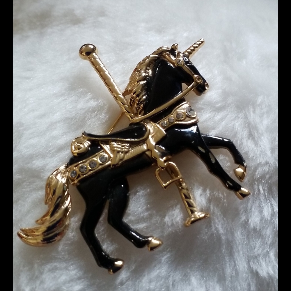 Rhinestone Unicorn Horse Carousel Brooch - Picture 7 of 8